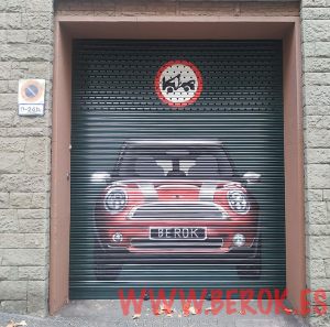 Graffiti Parking Coche Mini Rojo 300x100000